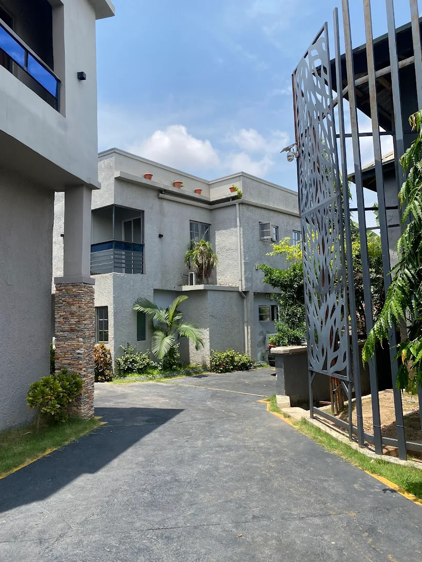 Romeo Court