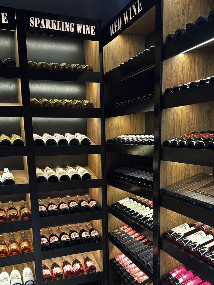 1703 Wines & Spirits