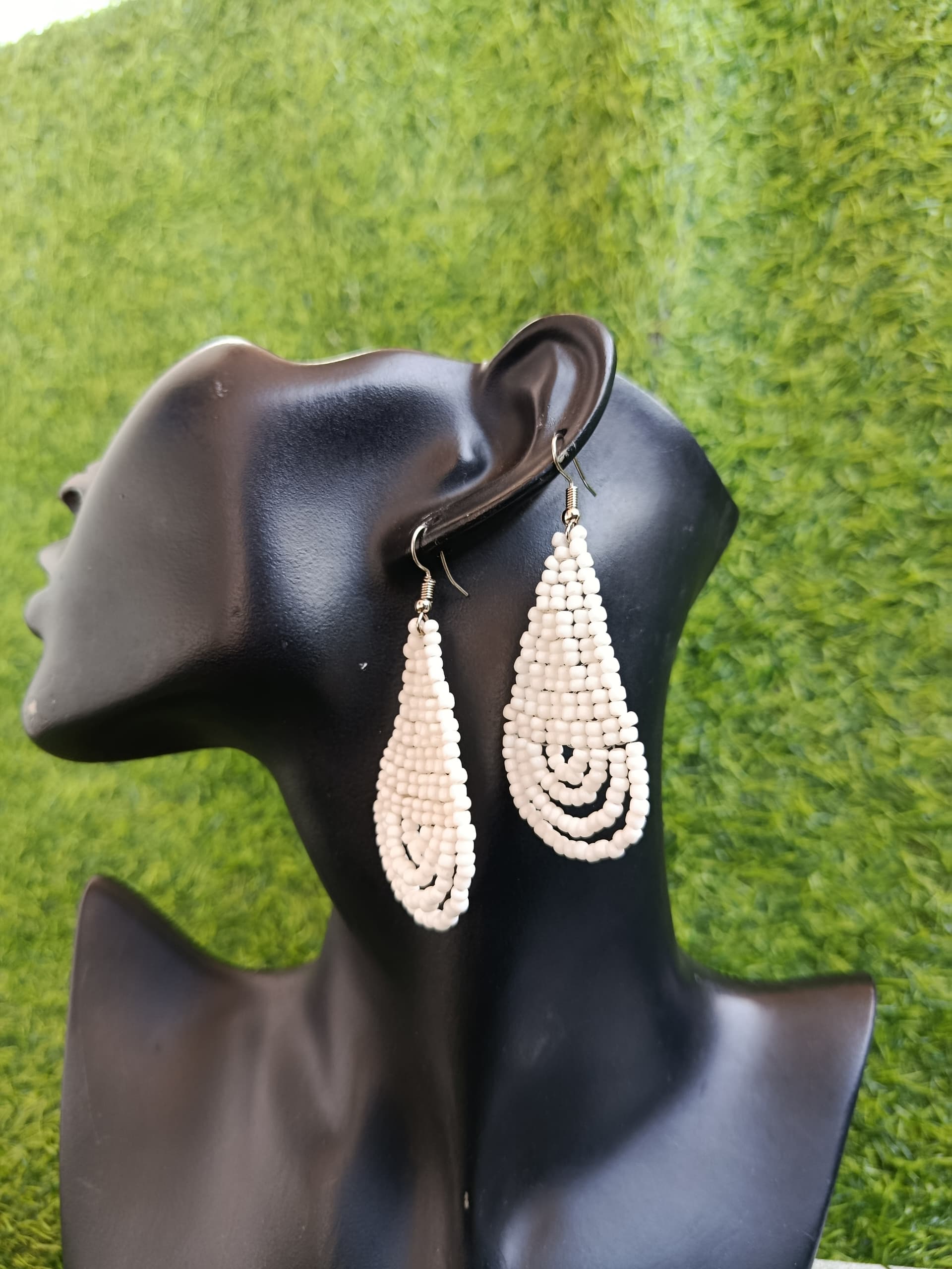 GDC Beads and Hair