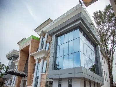 Lushville Hotel and Suites