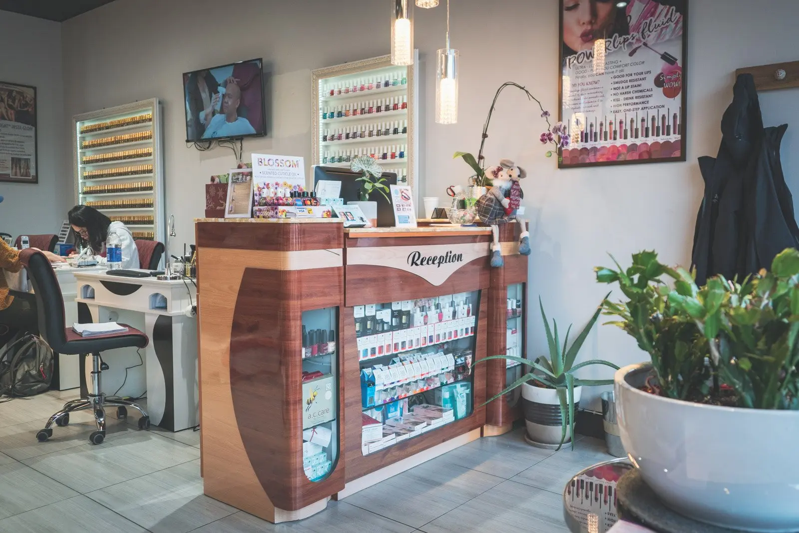 Best Salon Services & Spa