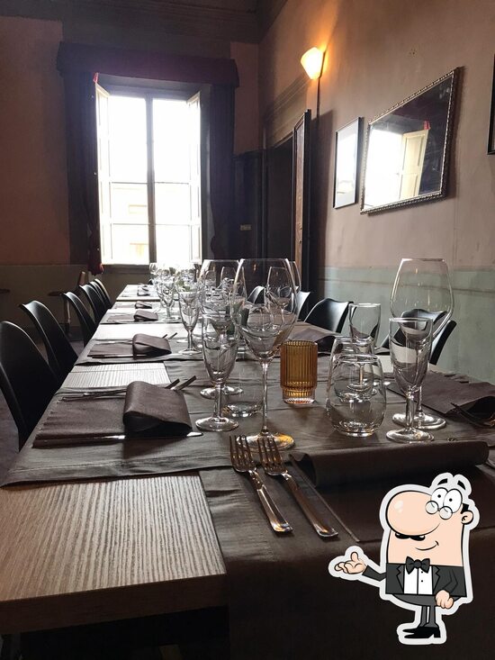 Primo lounge and restaurant