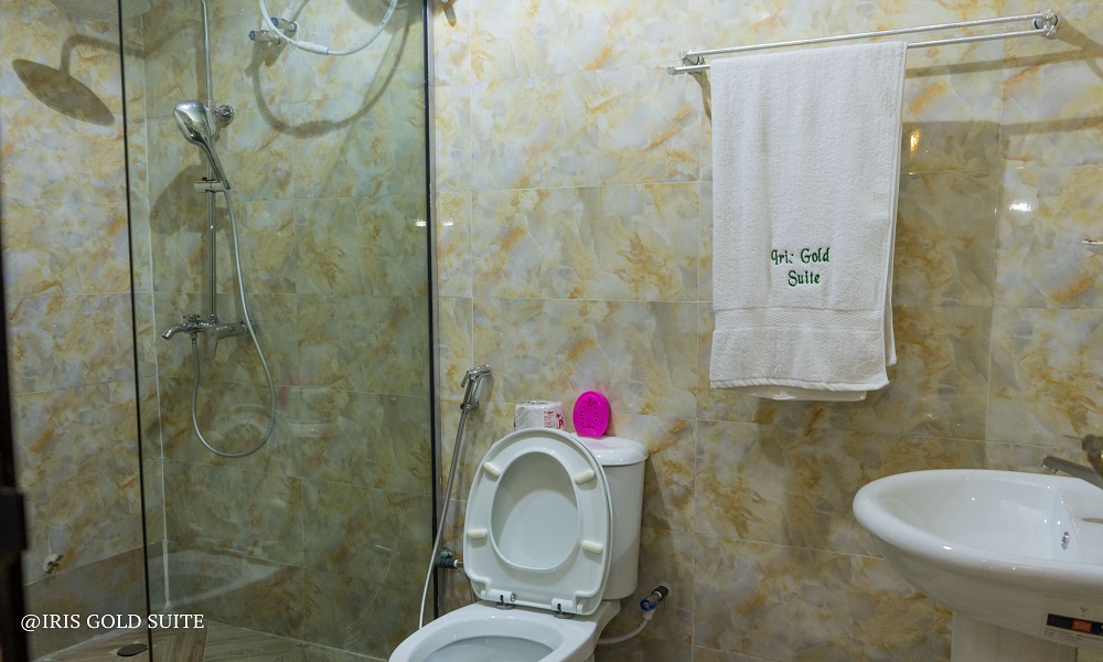 Iris Gold Suite