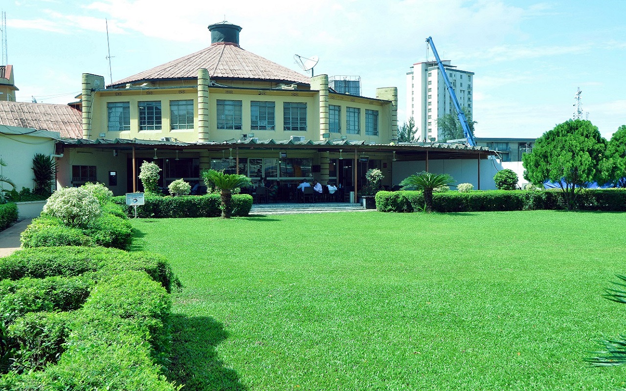 Alba Lounge