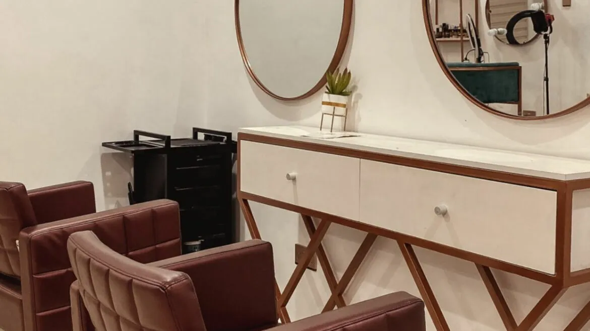 Uchis Beauty Lounge